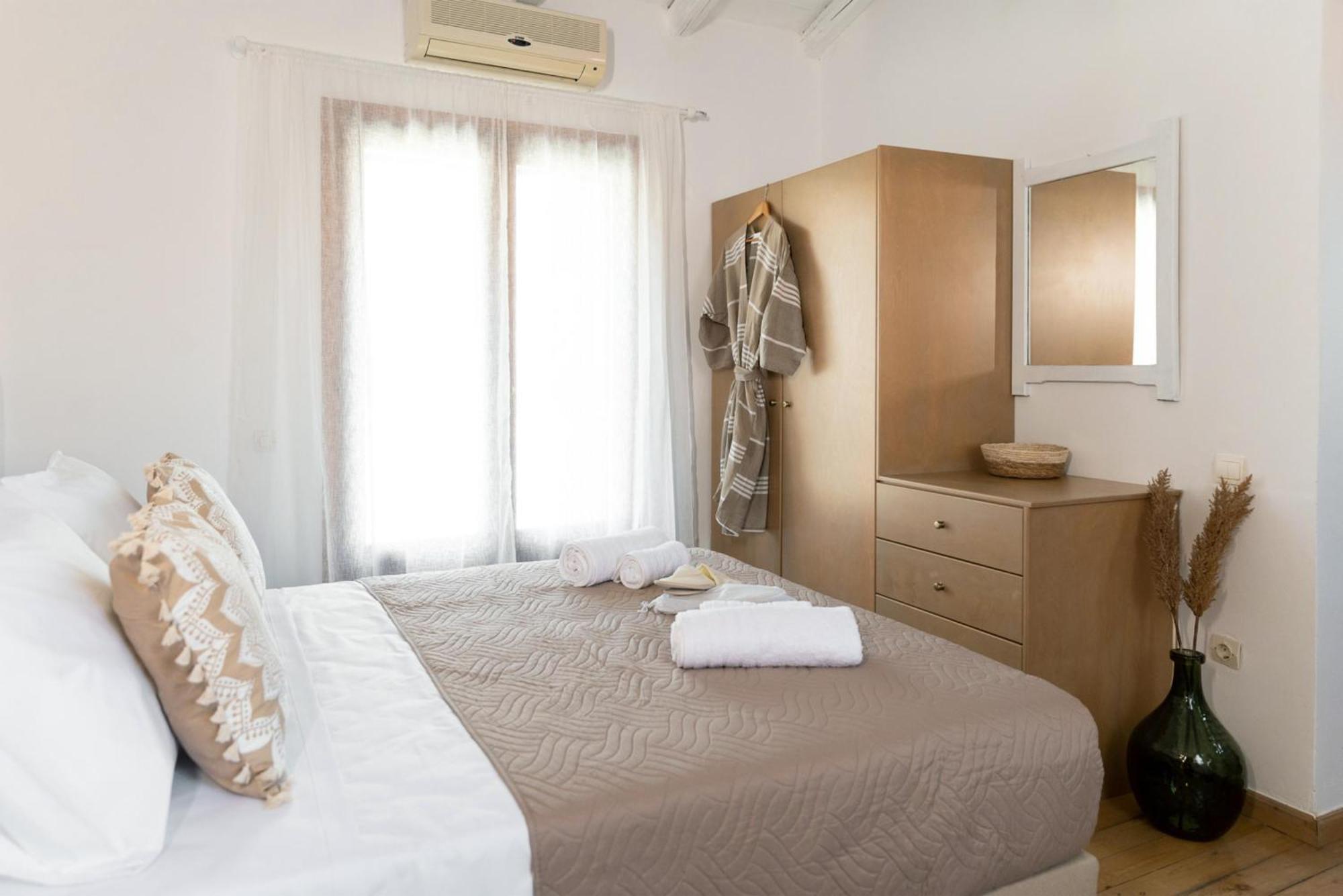 Cretan Pnoe (adults Only) Kolimvárion