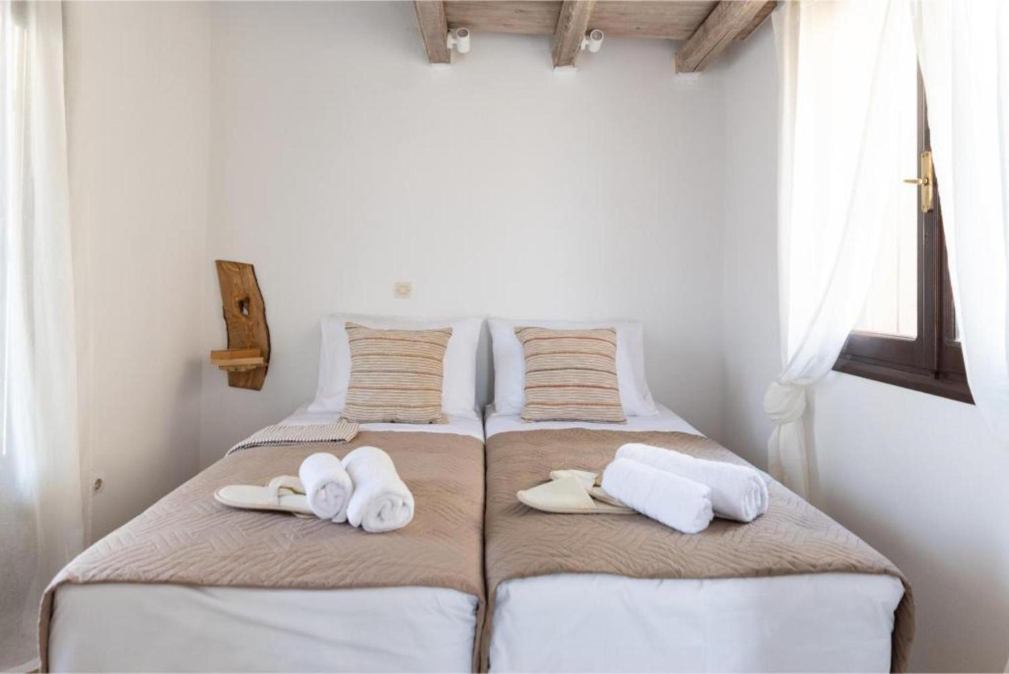 Cretan Pnoe (adults Only) Kolimvárion